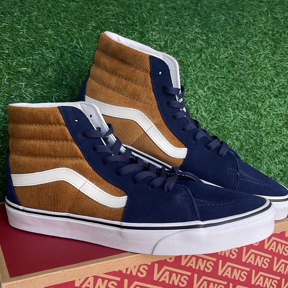 Vans Sk8-Hi High Top Blue/ Brown Corduroy (Men's)
Sk8-Hi "Navy/Brown" Men's Shoe - Picture 4 of 16